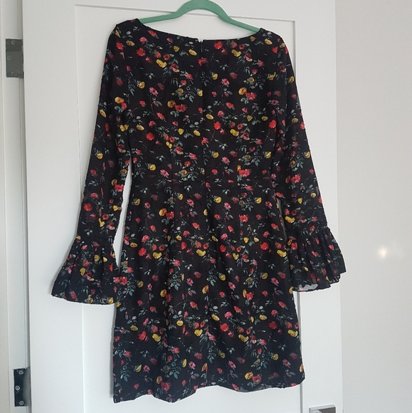 🌼 Red + yellow floral on black Club Monaco dress - Picture 4 of 7
